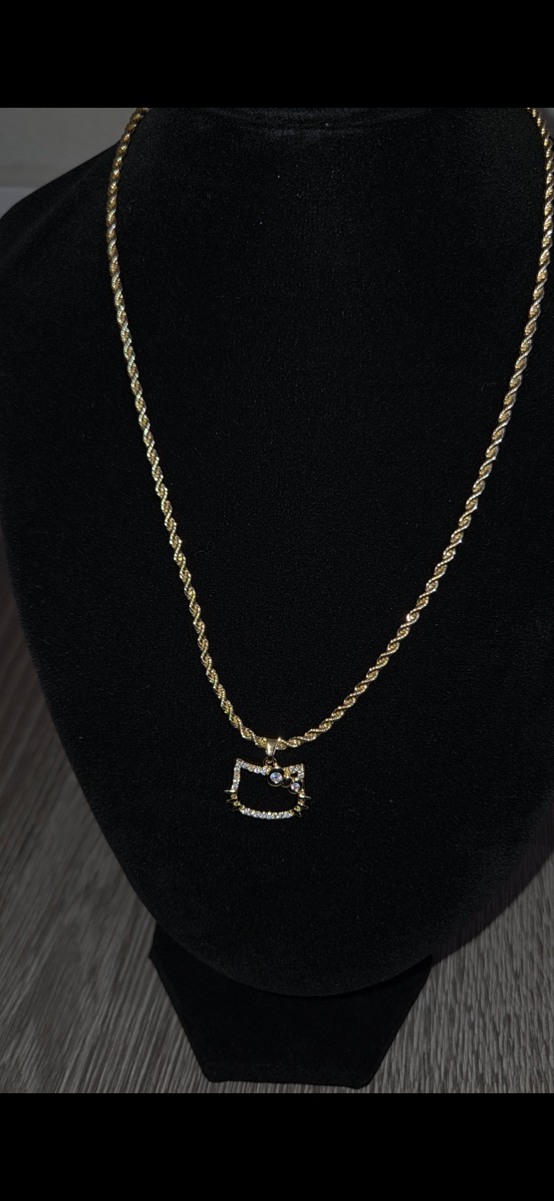 HK Outline Head Necklace