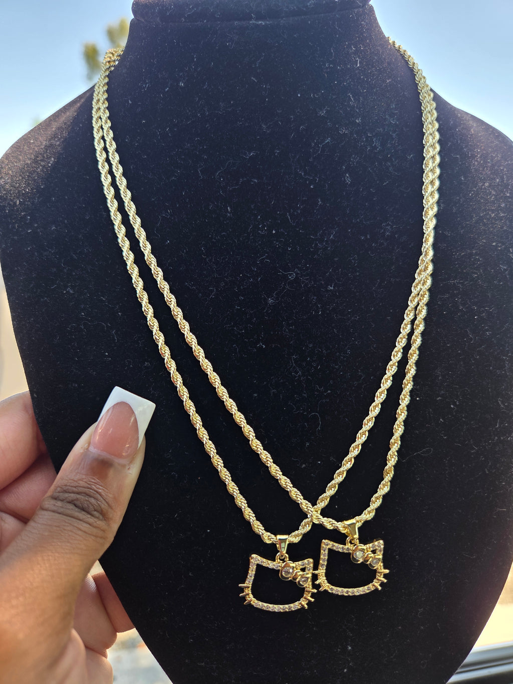 HK Outline Head Necklace