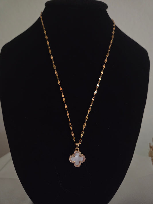 Fower Reversible Necklace black/white